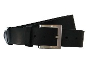 Men belts - Jeans Men belts - 99910529 / 40, nikelj saten Jeans moški usnjeni pasovi so izdelani iz govejega usnja debeline 3,5 - 4 mm, serija 100000. Naši jeans pasovi imajo izredne lastnosti glede trajnosti in trpežnosti. Usnjeni pasovi imajo zaponko na usnjenem jezièku z vijakom pritrjeno na jeans pas kar vam omogoèa enostavno krajšanje.